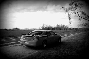 Voiture dans la campagne